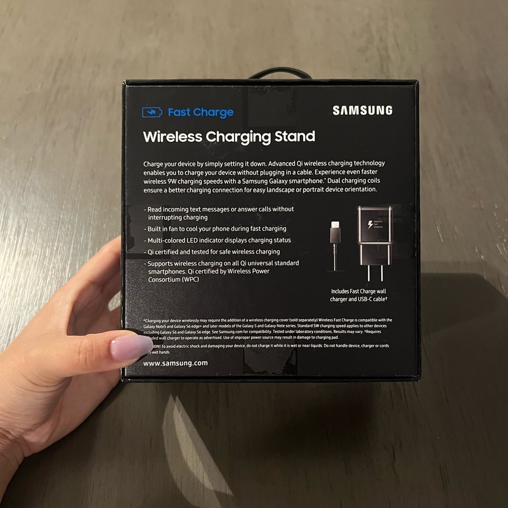 Samsung Wireless Charging Stand - Picture 2 of 5
